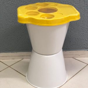 Cooler Mini Bar Para Bebidas Com Tampa Petisqueira Em Plástico Amarelo Goma